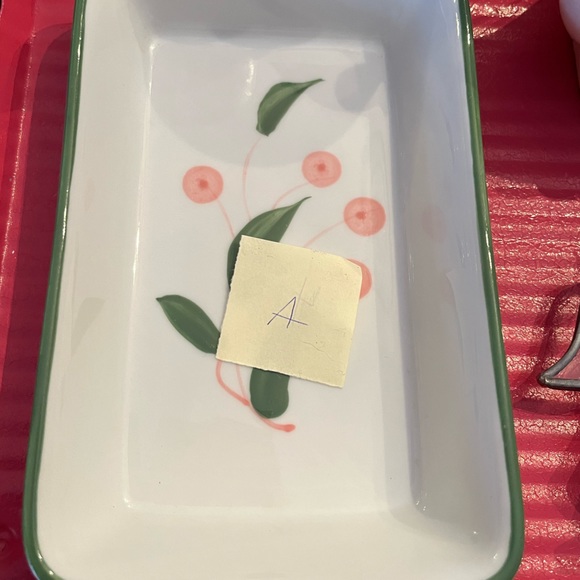 PINK on Valentine’s Day! Scandinavian Design porcelain bakeware w PINK cherries - Picture 4 of 8